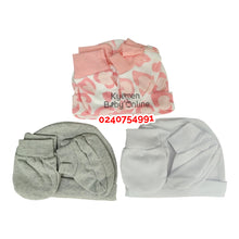 Load image into Gallery viewer, Baby Hat, Socks And Mittens (3pcs)