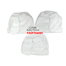 Load image into Gallery viewer, Baby Hat, Socks And Mittens (3pcs)