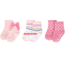 Load image into Gallery viewer, Baby Girl Socks 18-36m Hudson Baby (Pink Rose) - Kyemen Baby Online
