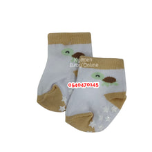 Load image into Gallery viewer, Baby Socks Unisex (3 Pairs) 0-9 months Tortoise - Kyemen Baby Online
