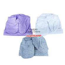 Load image into Gallery viewer, Baby Hat, Socks And Mittens (3pcs)

