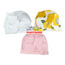 Load image into Gallery viewer, Baby Hat, Socks And Mittens (3pcs)
