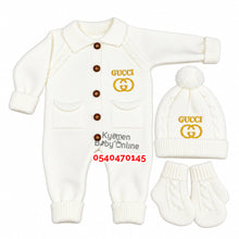 Load image into Gallery viewer, Baby Romper With Hat And Socks (Unisex) Off White
